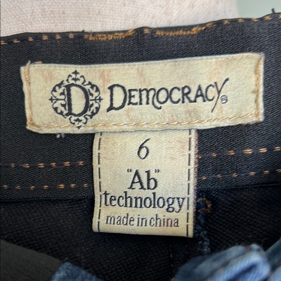 Democracy Blue Jeggings with Stretch and Tapered Leg - Picture 4 of 7